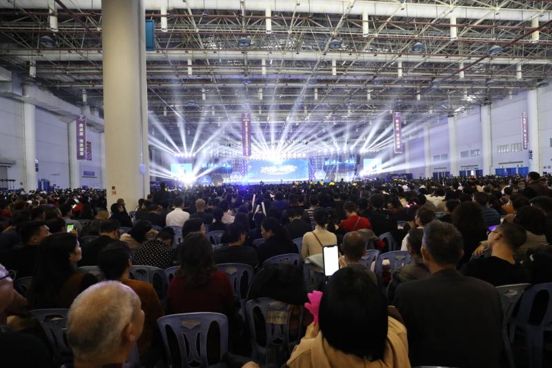 883883675.jpg