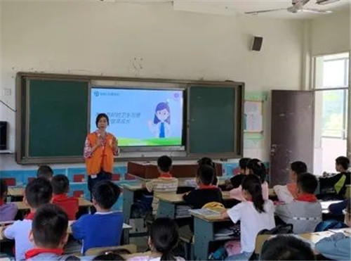 如新善的力量月，持续行善让爱发光