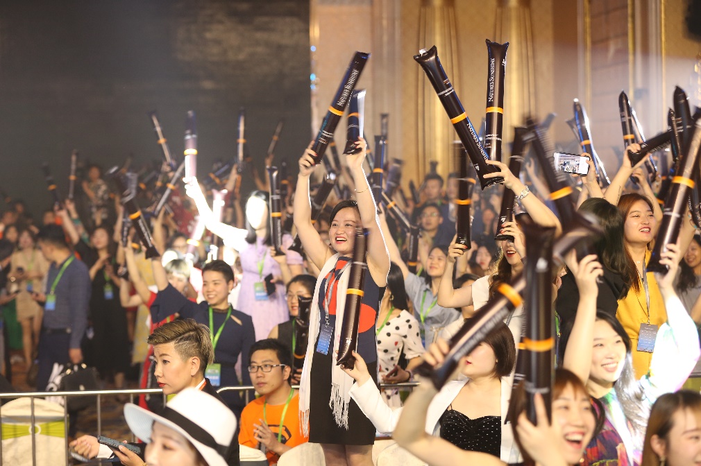 2019自然阳光闪耀峰会  与时代碰撞，引爆光芒盛放