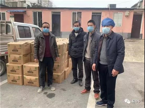 彭墩集团调集爱心物资支援一线医务工作者