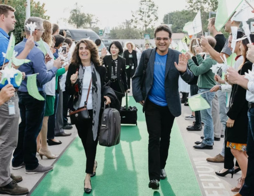 交流零距离 安利首席执行官潘睦邻开通微博