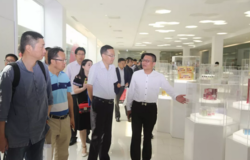中国轻工商会洗化护分会一届三次理事长（扩大）会议在隆力奇举行