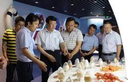 甘肃省定西市委、陇西县委考察团视察康尔生物  助推陇药高值化开发合作