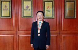 理想焦家良博士荣获“庆祝中华人民共和国成立70周年”纪念章 
